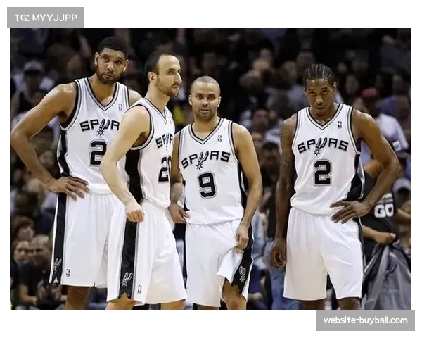 杨百翰大学新赛季进攻端多点开花展现团队篮球